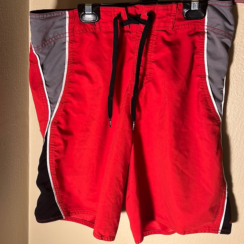 QuikSilver Mens Solid Boardshorts w/Wax Scraper Color Red/Gray Size Waist 32”